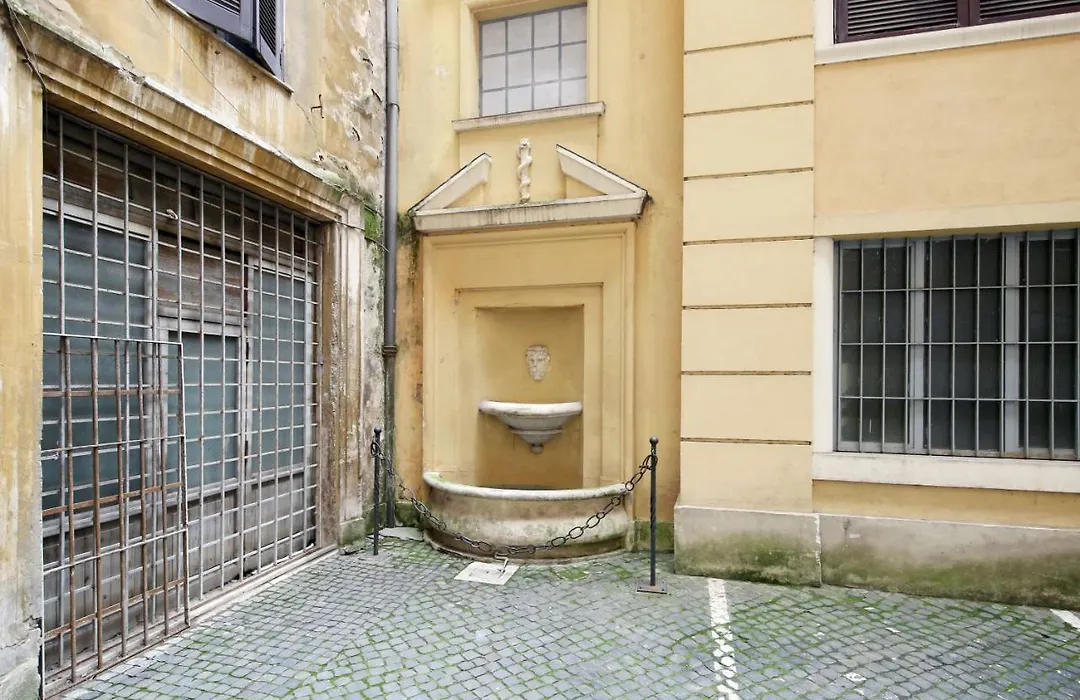 La Maisonnette Tritone Trevi Apartment Rome-1