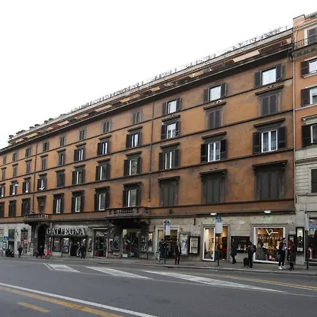 La Maisonnette Tritone Trevi Apartment Rome-2